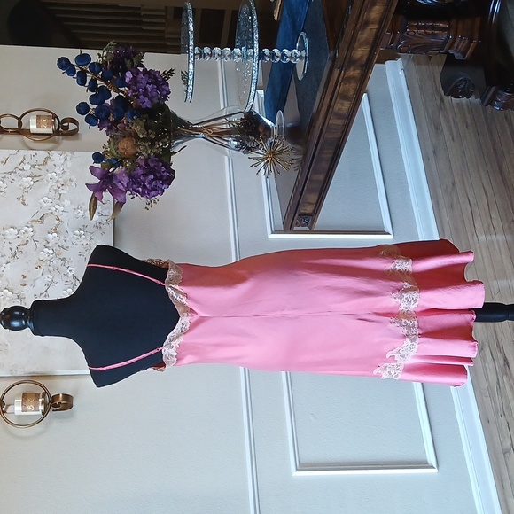 Victoria's Secret Silk Pink Ruffle Hem Nightgown Slip. Size L - Picture 4 of 17